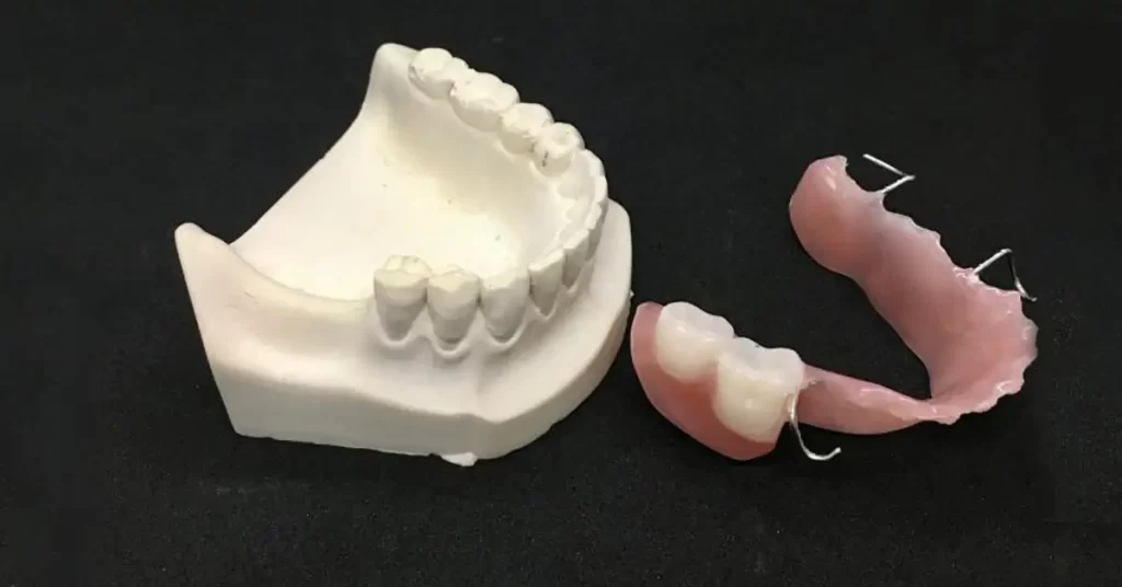 4 Manfaat Gigi Tiruan untuk Kesehatan