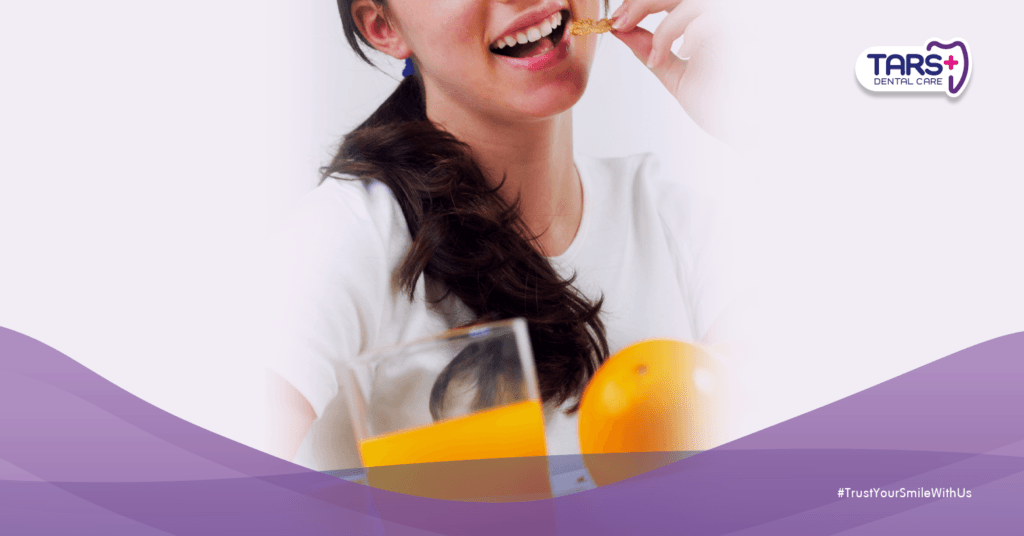 Minum Jeruk Bikin Gigi Keropos? Penyebab, Gejala, & Cara Mencegahnya